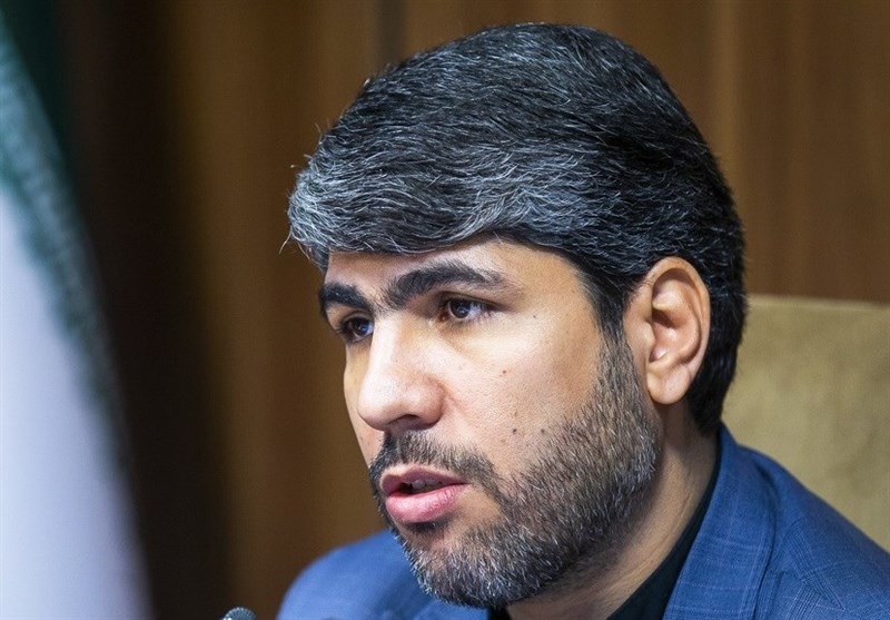 انتقاد معاون رئیس‌جمهور از توقف کشتی‌ها در اسکله‌ها